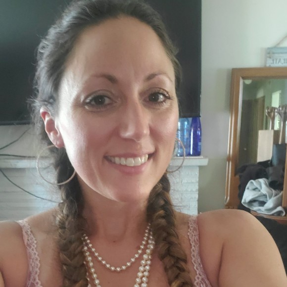 Meet your Posher, Amber - Picture 1 of 1